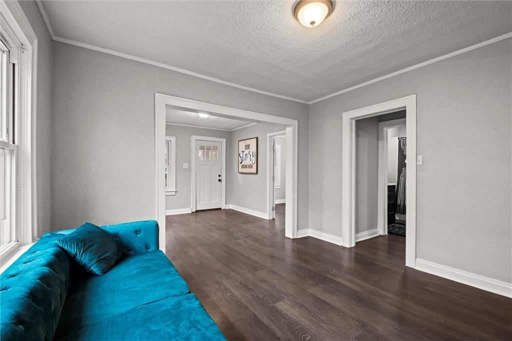 3208 Delavan Avenue — photo 12