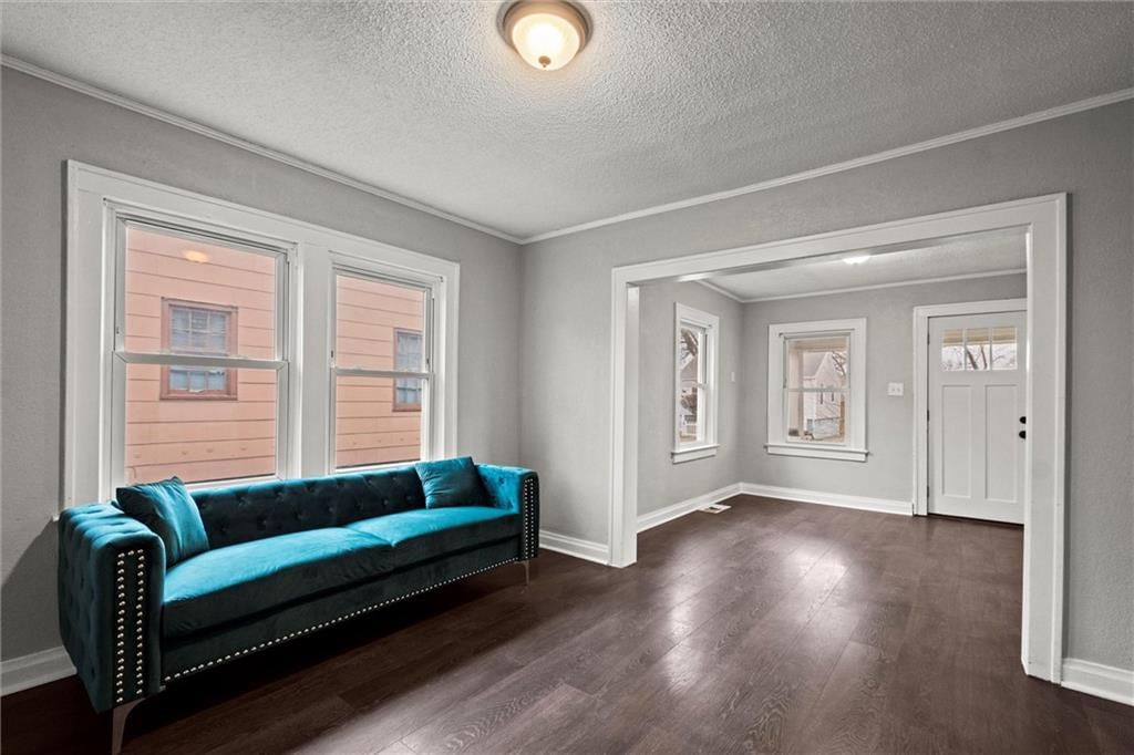 3208 Delavan Avenue — photo 13