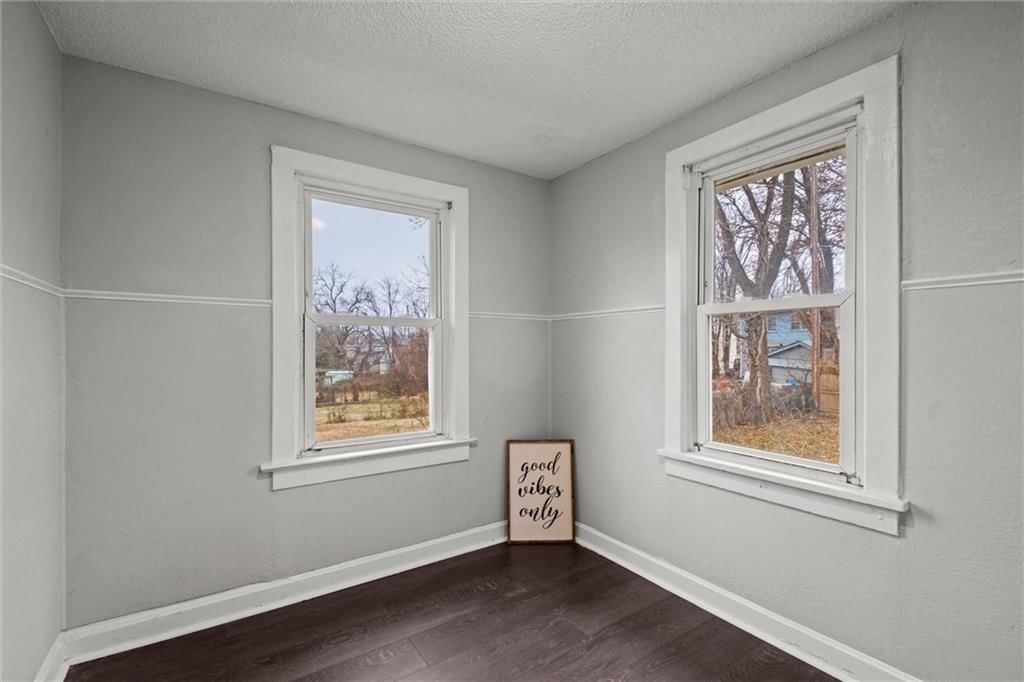 3208 Delavan Avenue — photo 14