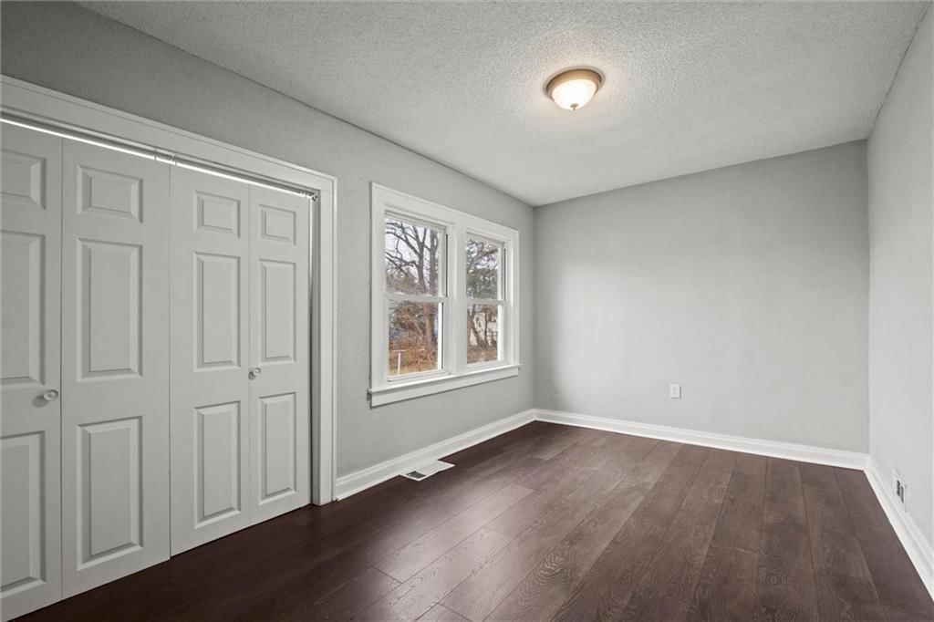 3208 Delavan Avenue — photo 16