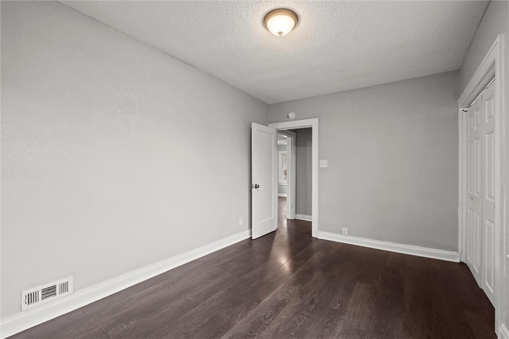 3208 Delavan Avenue — photo 17
