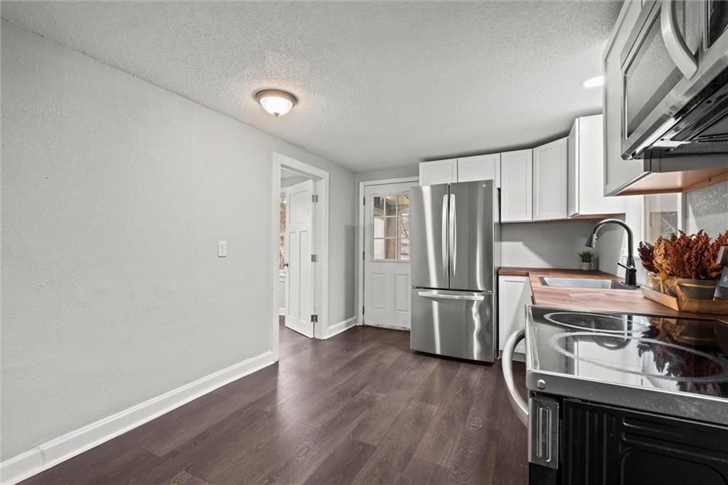 3208 Delavan Avenue — photo 4
