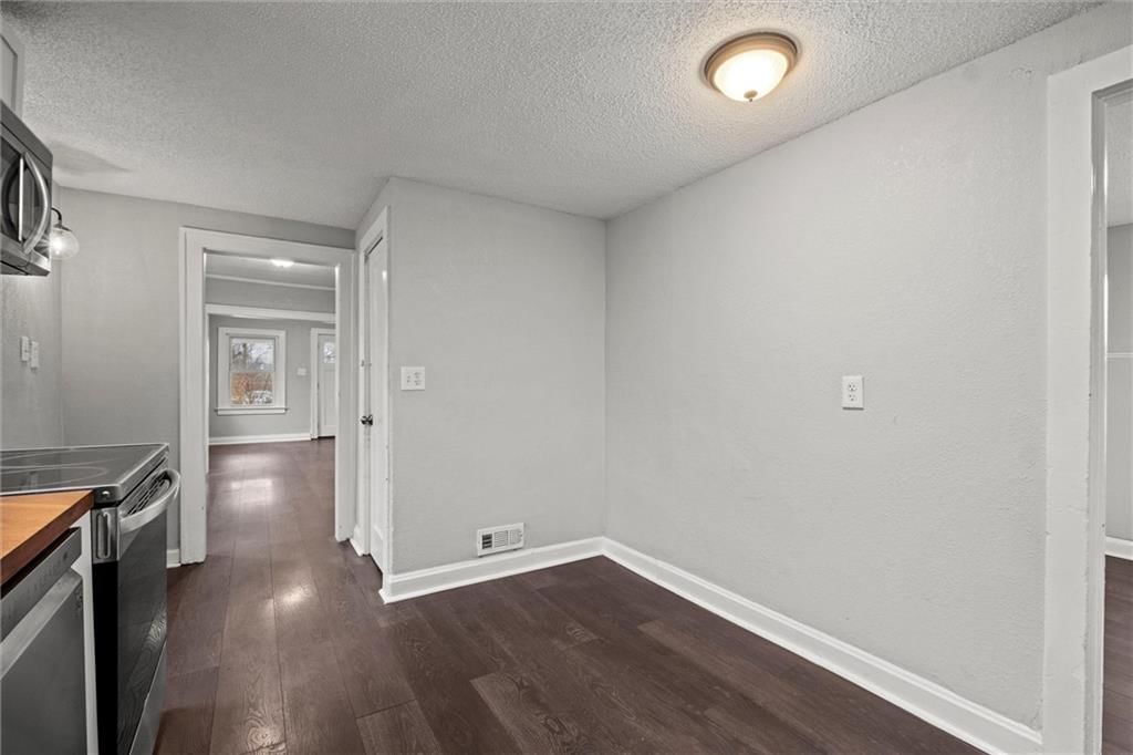 3208 Delavan Avenue — photo 5
