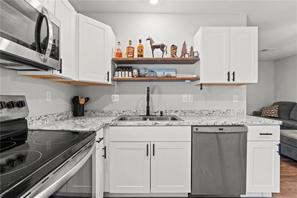613 S Cherry Street — photo 16