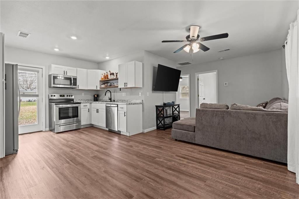 613 S Cherry Street — photo 5