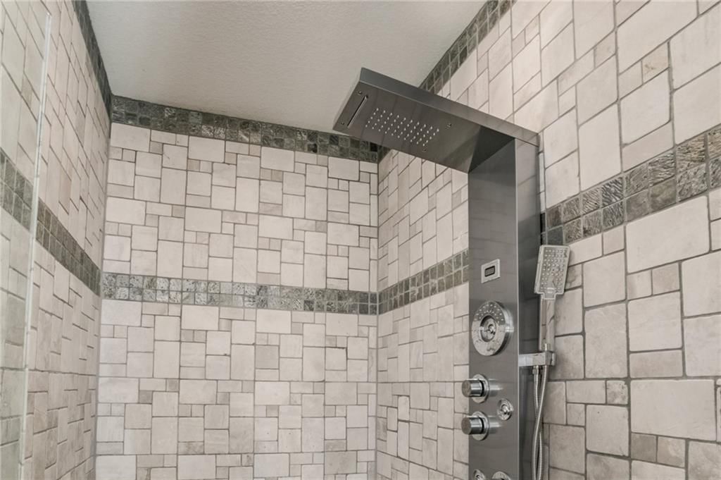 24620 Columbia Road — photo 32