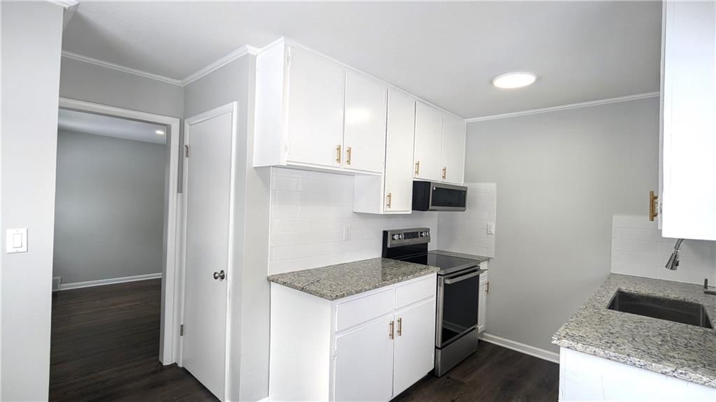 3718 E 56th Street — photo 11