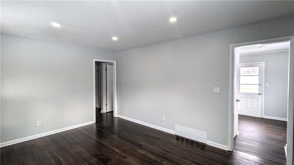 3718 E 56th Street — photo 16