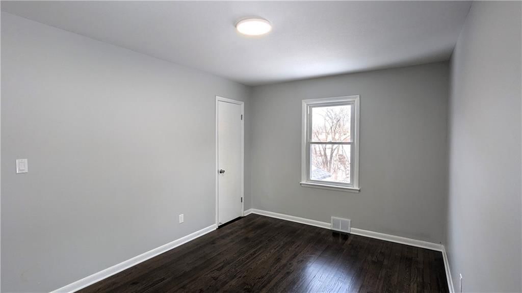 3718 E 56th Street — photo 28