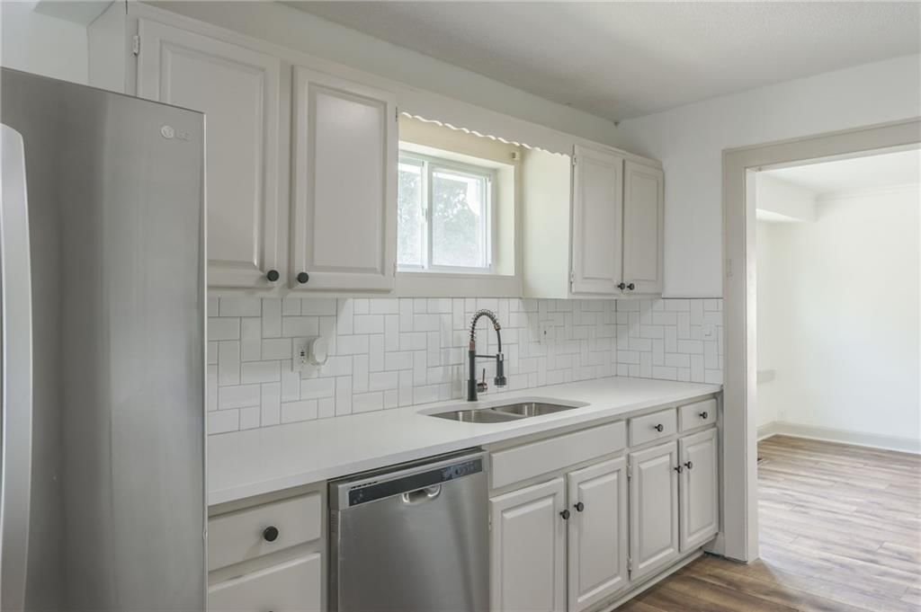 6143 Forest Avenue — photo 14
