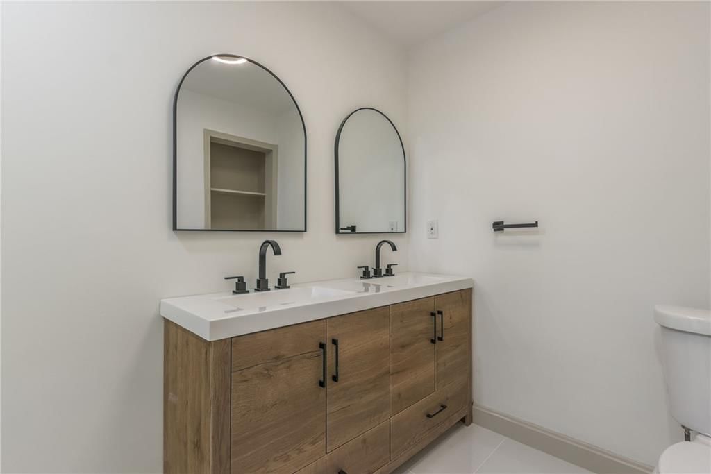 6143 Forest Avenue — photo 18