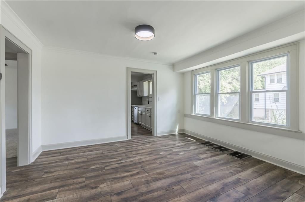 6143 Forest Avenue — photo 9
