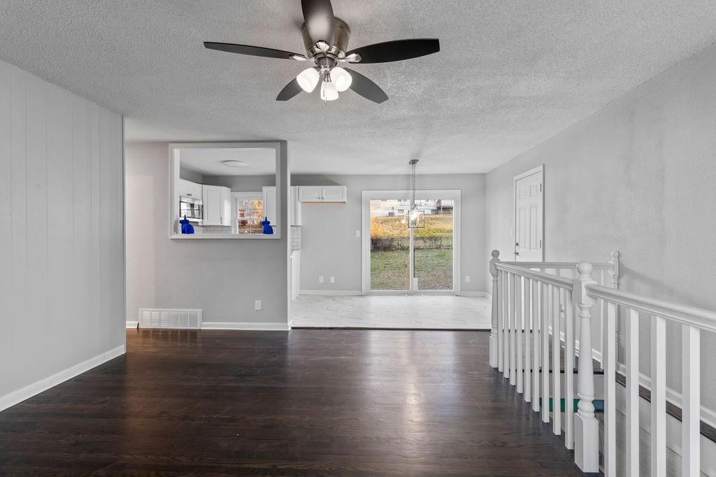 607 W Colonel Drive — photo 12