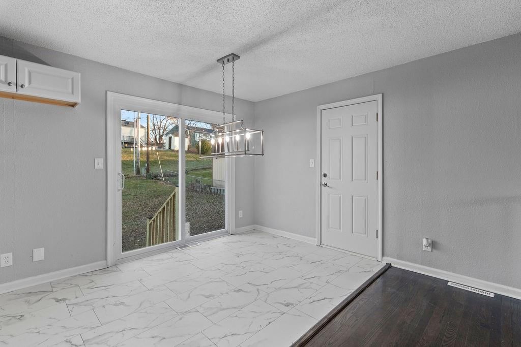 607 W Colonel Drive — photo 15