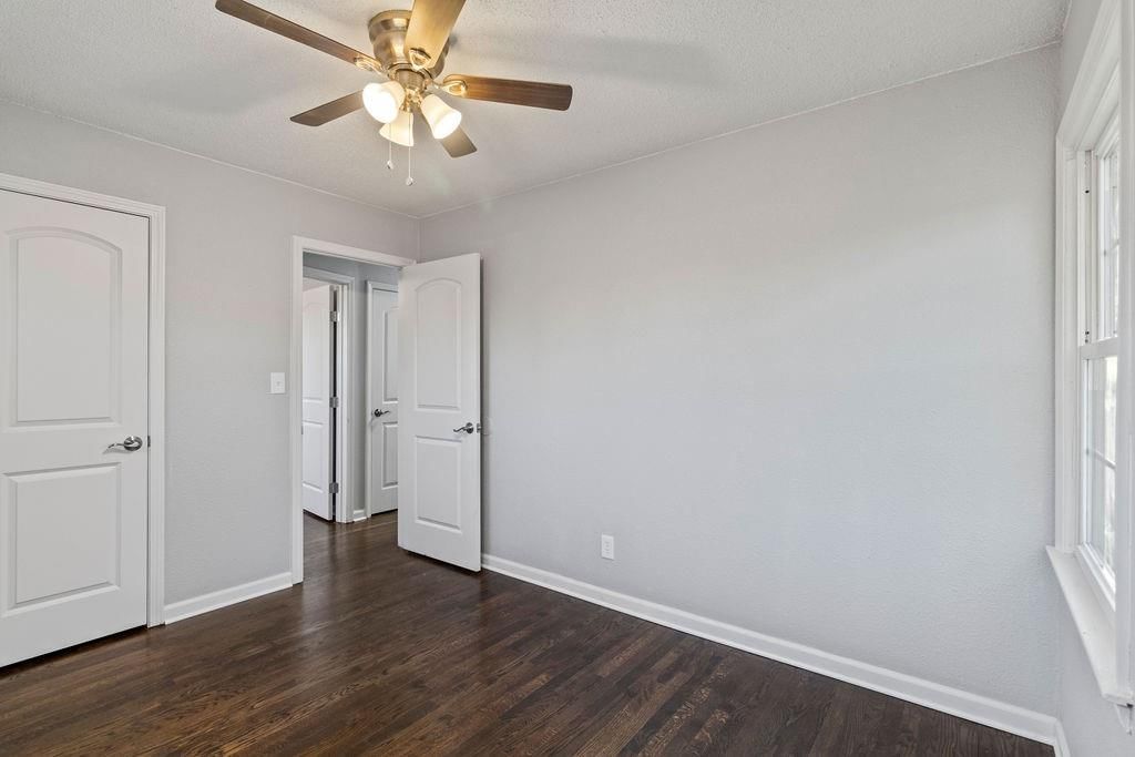 607 W Colonel Drive — photo 17