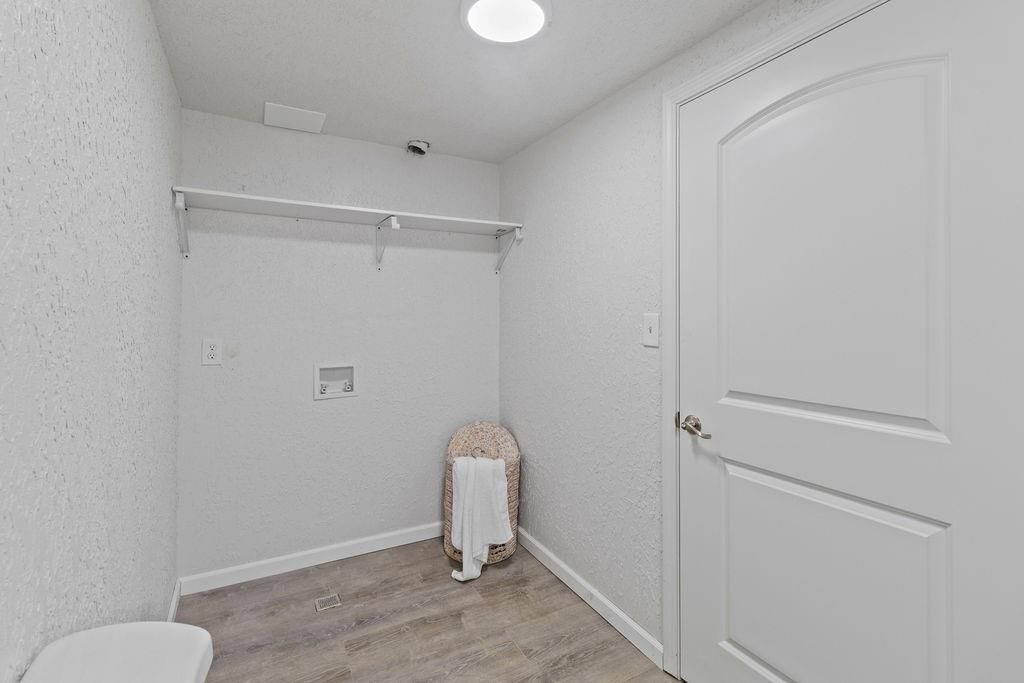 607 W Colonel Drive — photo 21