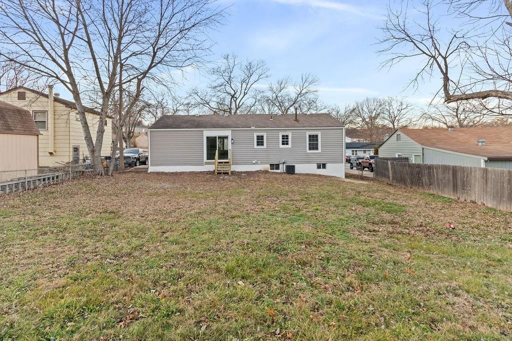 607 W Colonel Drive — photo 28