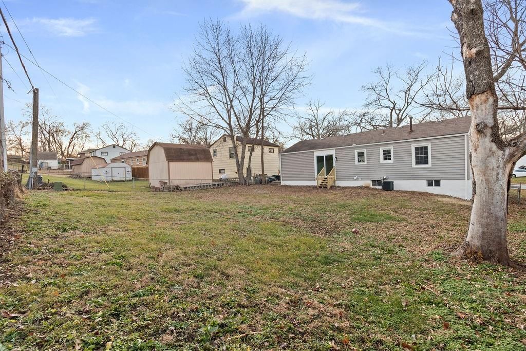 607 W Colonel Drive — photo 29