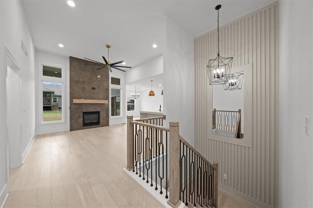 827 NE Algonquin Street — photo 2