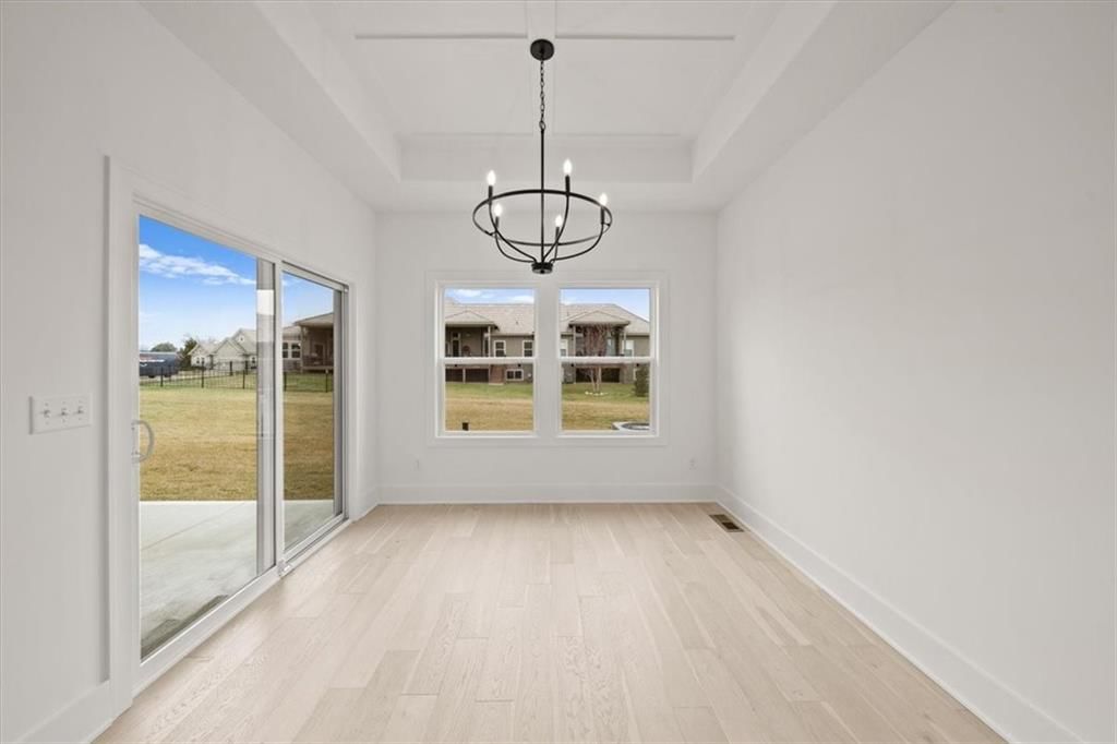 827 NE Algonquin Street — photo 15