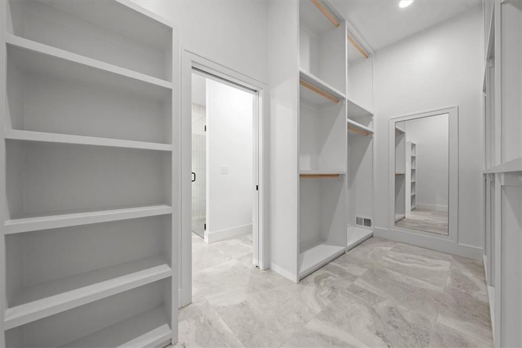 827 NE Algonquin Street — photo 22