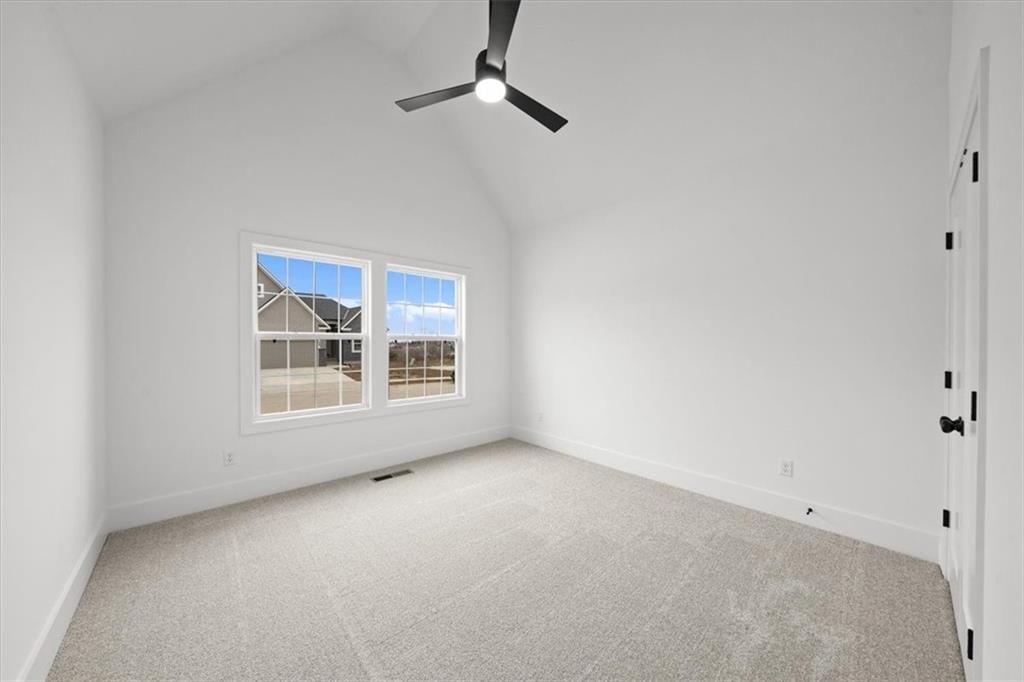 827 NE Algonquin Street — photo 23