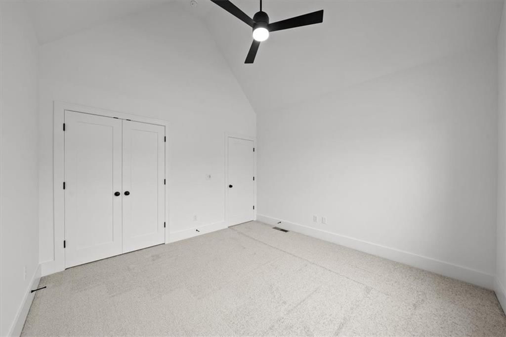 827 NE Algonquin Street — photo 25
