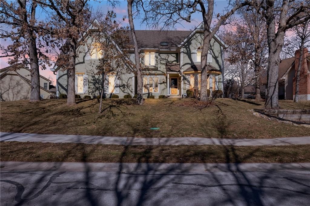 129 NE Edgewater Drive — photo 3