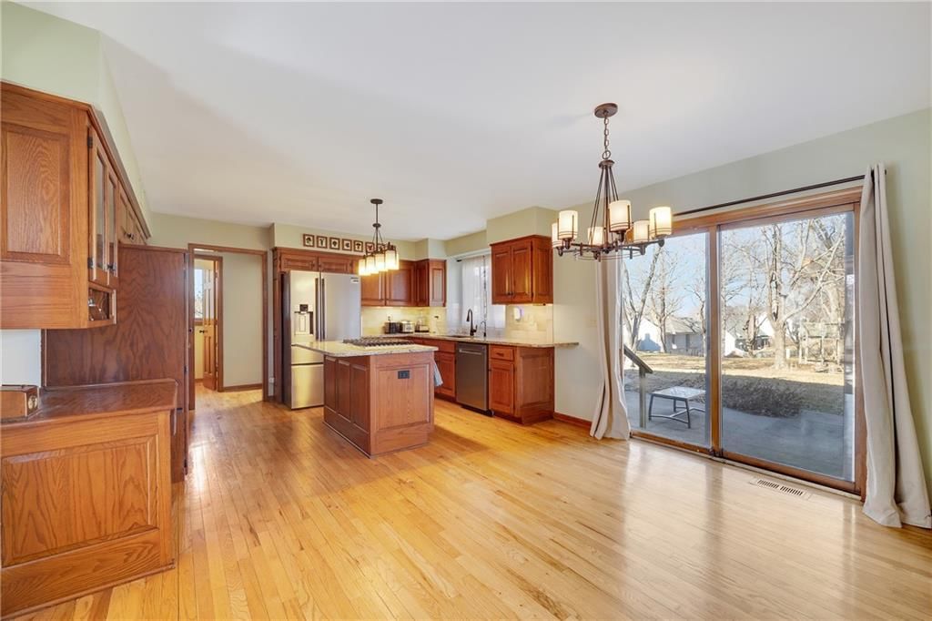 129 NE Edgewater Drive — photo 27