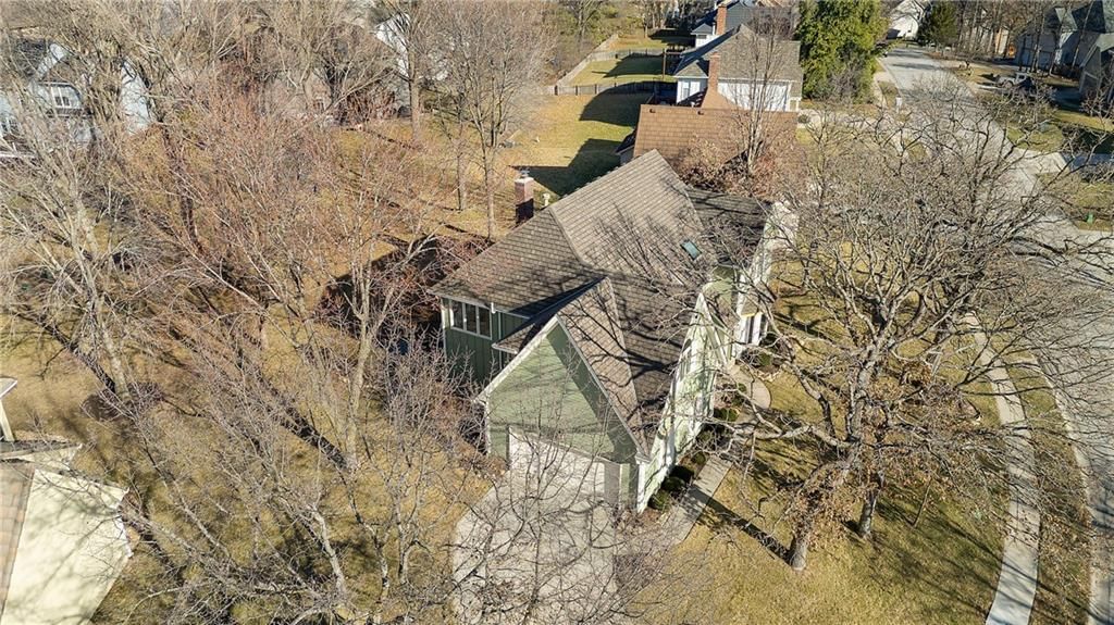 129 NE Edgewater Drive — photo 9