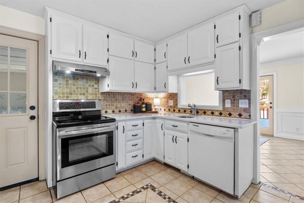 8616 W 61st Street — photo 10