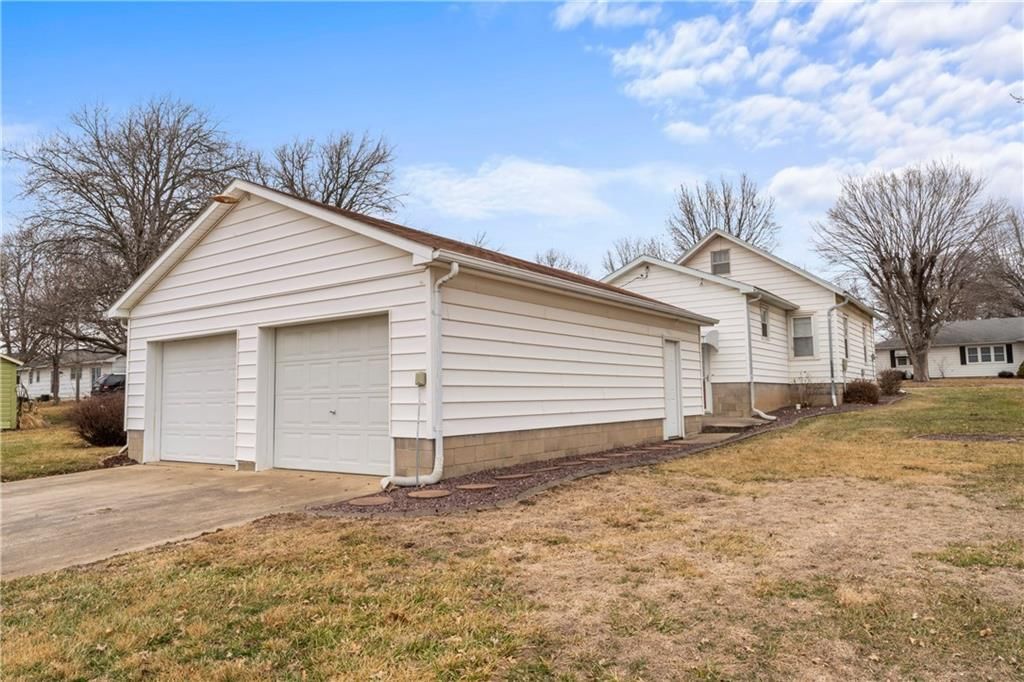206 W Clara Avenue — photo 37