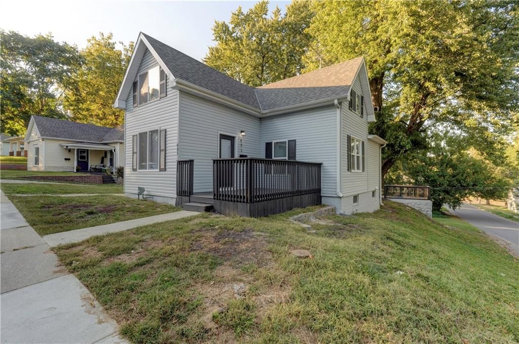631 Independence Avenue — photo 2