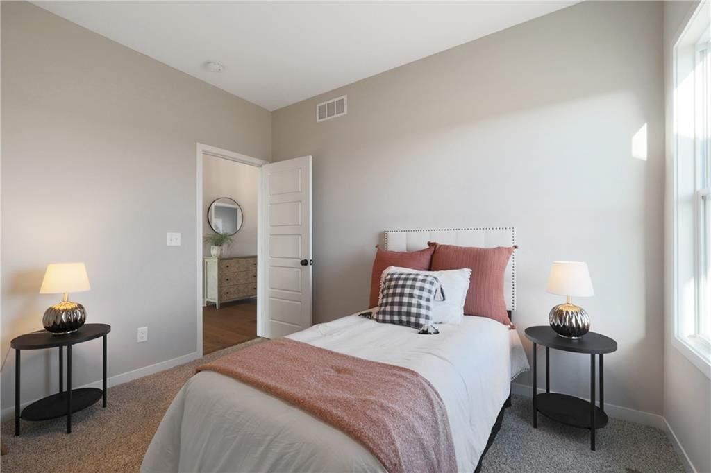 224 SW Chelmsford Drive — photo 8
