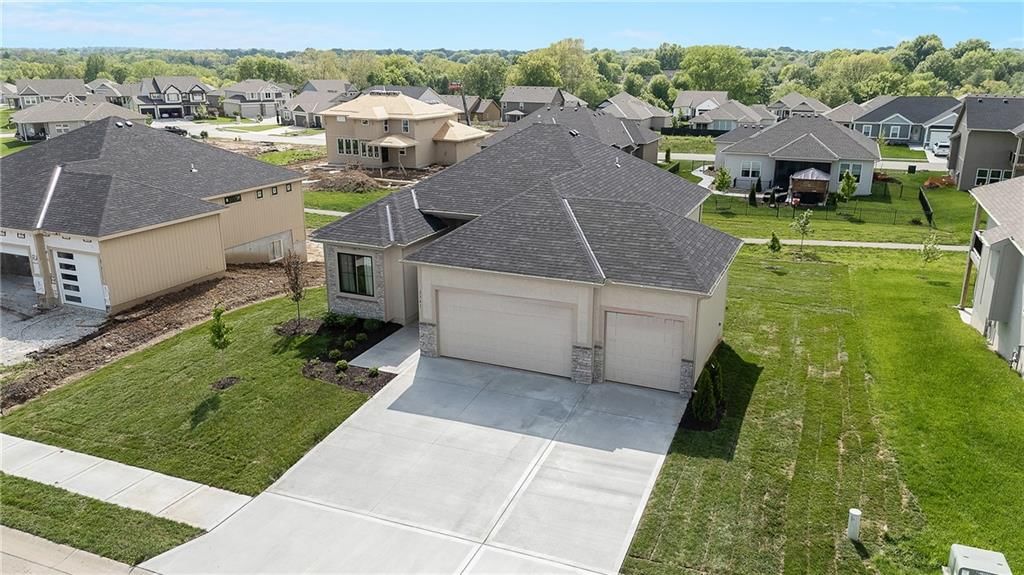 2361 NE Colonnade Avenue — photo 4