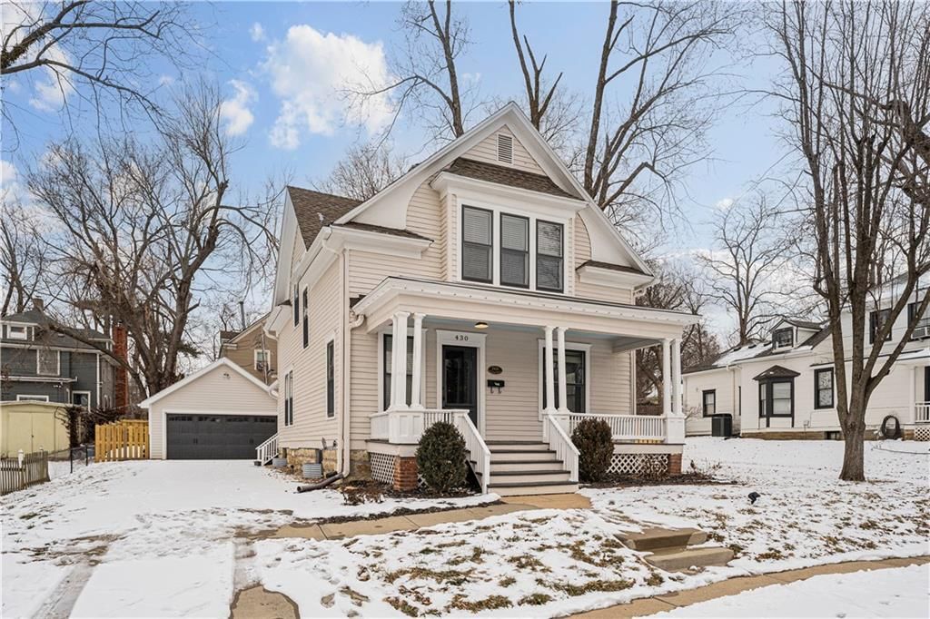 430 E Kansas Street — photo 2