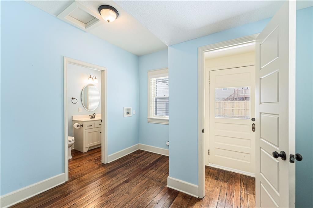 430 E Kansas Street — photo 14