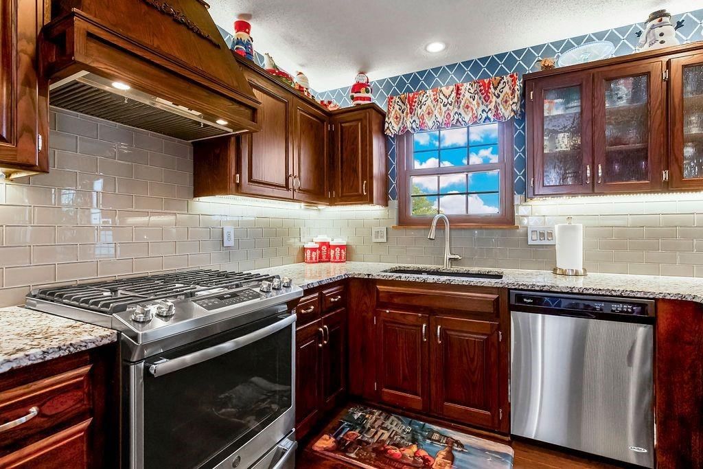 7416 W 155th Terrace — photo 8