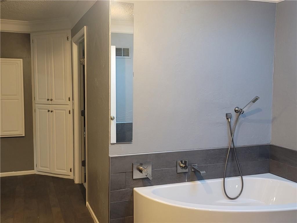 10504 BARTON Street — photo 12