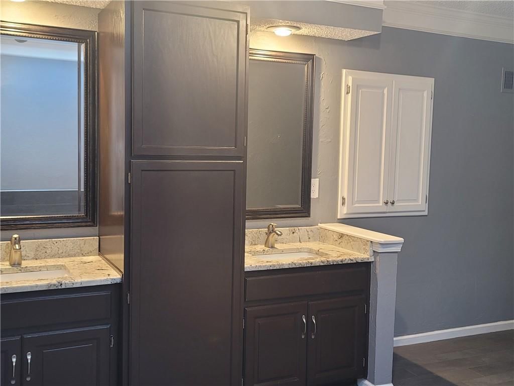 10504 BARTON Street — photo 10