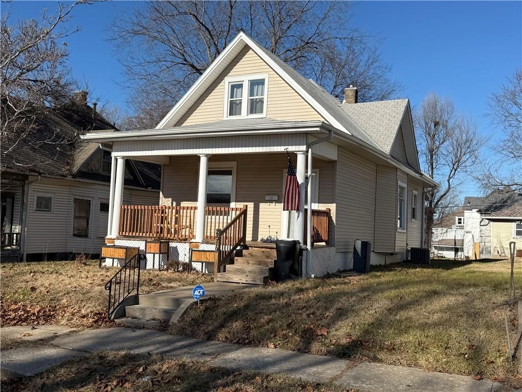 2519 Seneca Street — photo 2