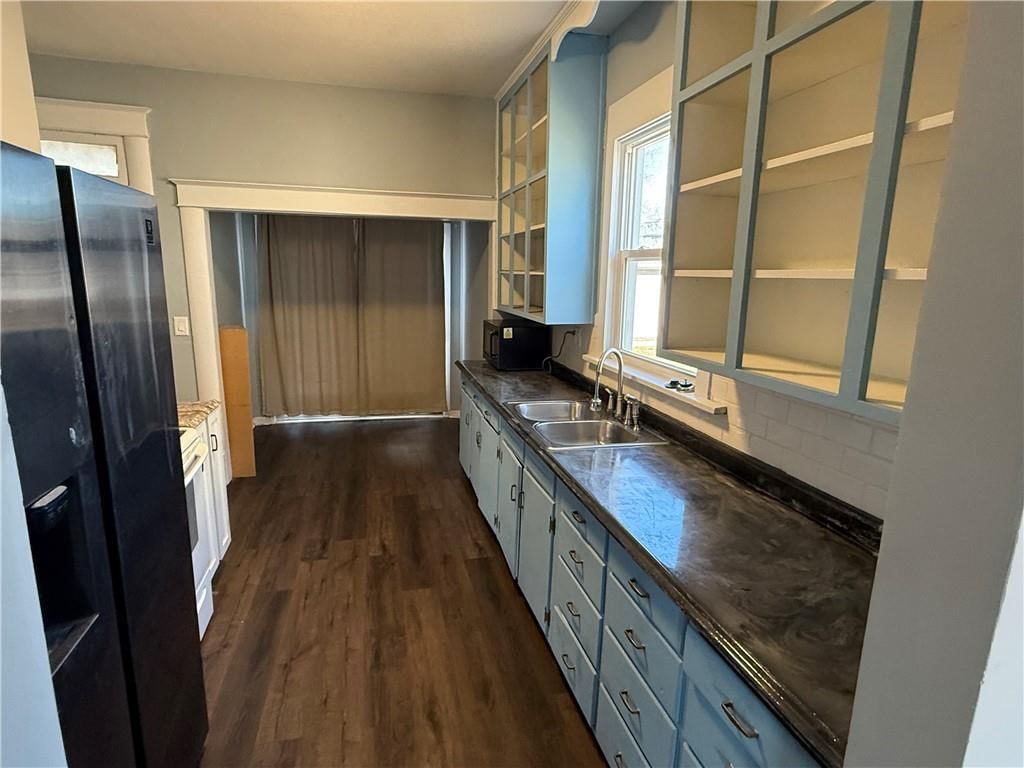 2519 Seneca Street — photo 4