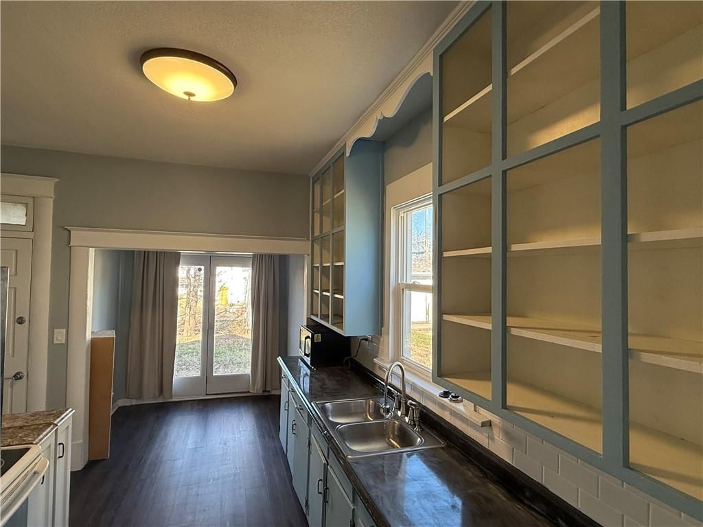 2519 Seneca Street — photo 6