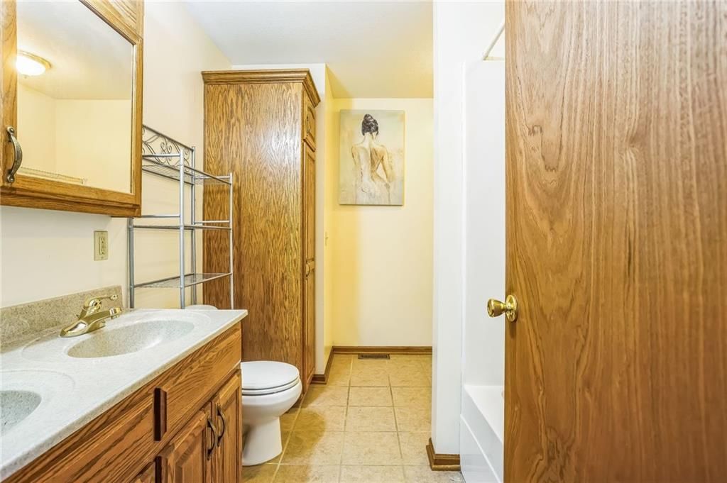 2617 Buehler Avenue — photo 35