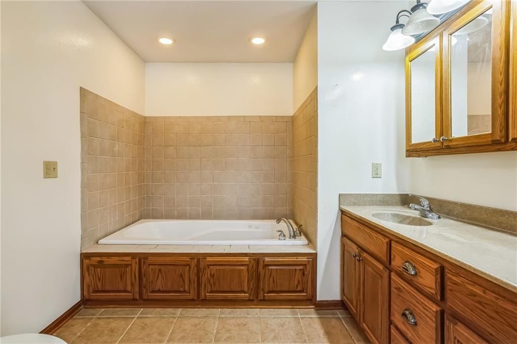 2617 Buehler Avenue — photo 39