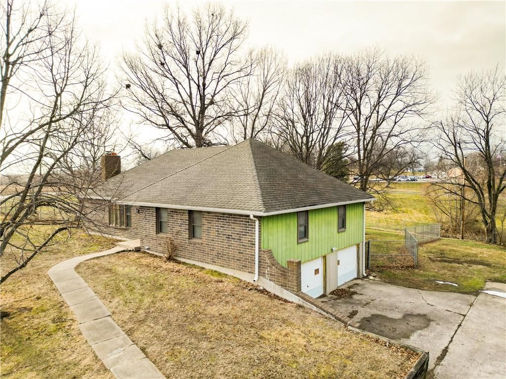 402 Frederick Drive — photo 11