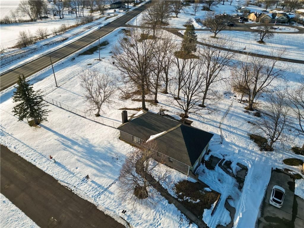 402 Frederick Drive — photo 18