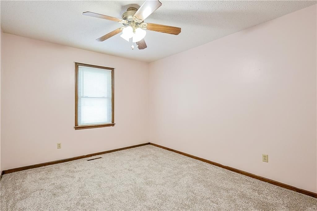402 Frederick Drive — photo 34