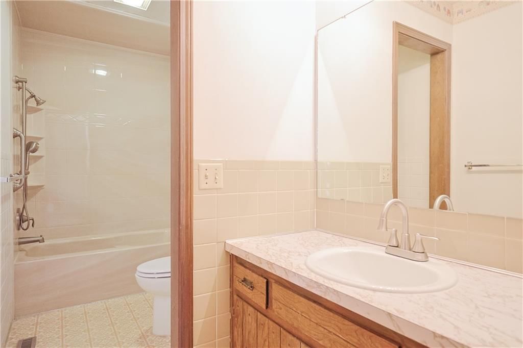 402 Frederick Drive — photo 43