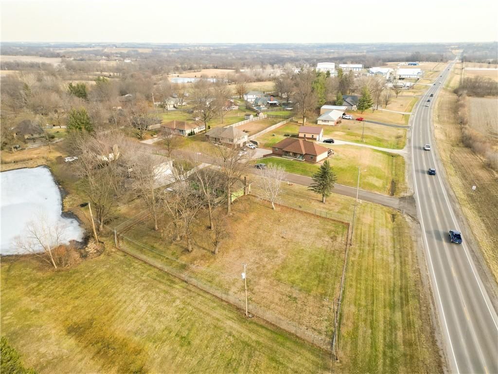 402 Frederick Drive — photo 9